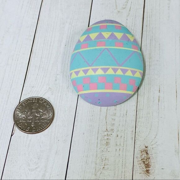VTG Hallmark Easter Egg Brooch - Picture 1 of 3